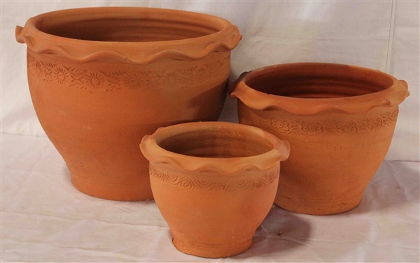 Red Clay Pot (กระถางดินเผาแดง)